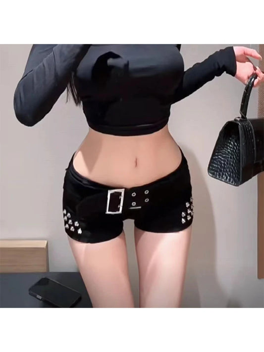 Women Gothic Black Mini Denim Shorts 90s Aesthetic Low Waist Jean Shorts Vintage Streetwear Korean Short Pants Emo 2000s Clothes